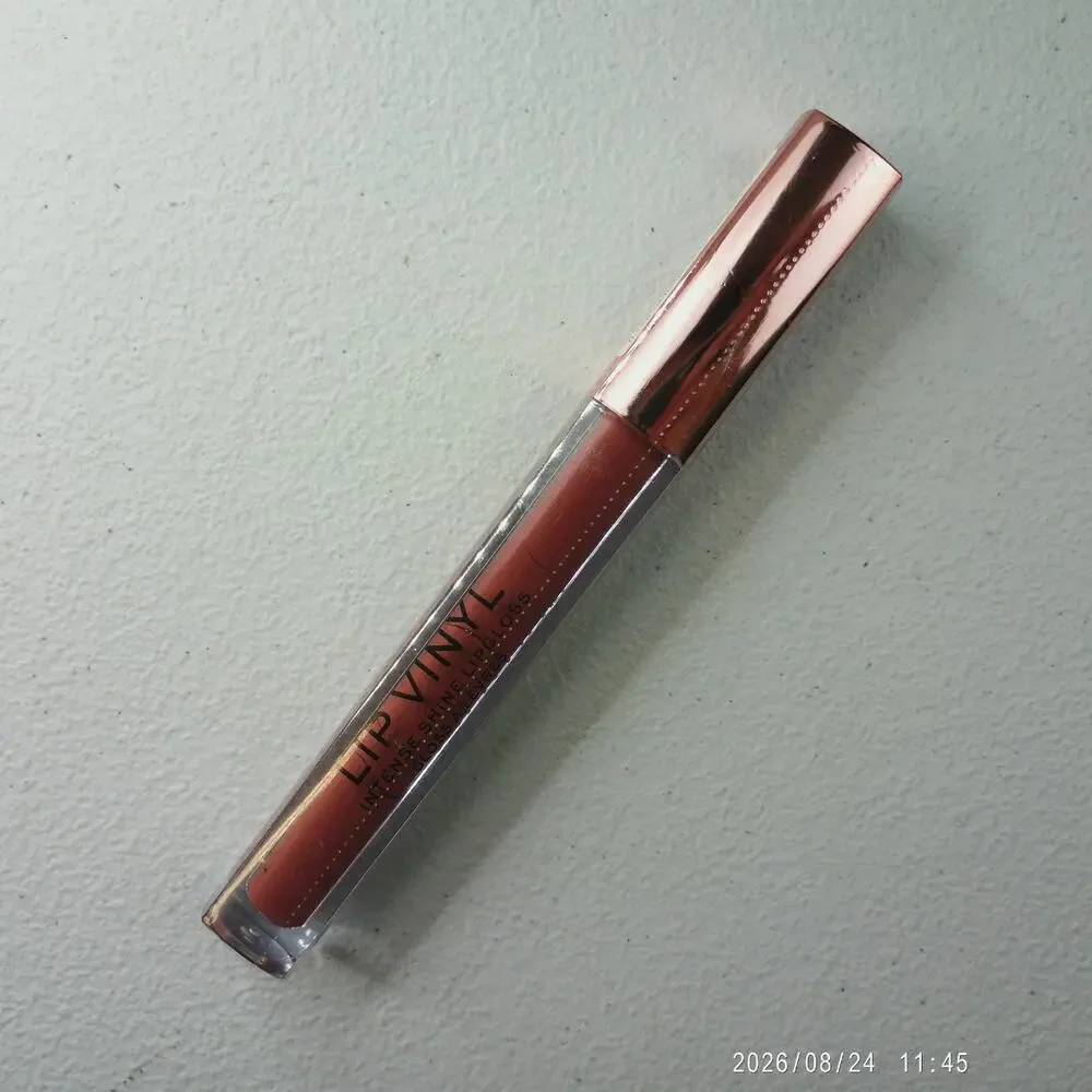 Makeup Revolution discover dazzling